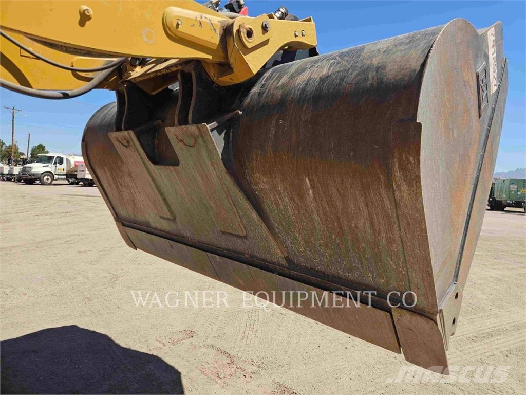 CAT 930M Kolesni nakladalci