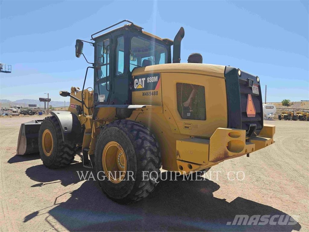 CAT 930M Kolesni nakladalci