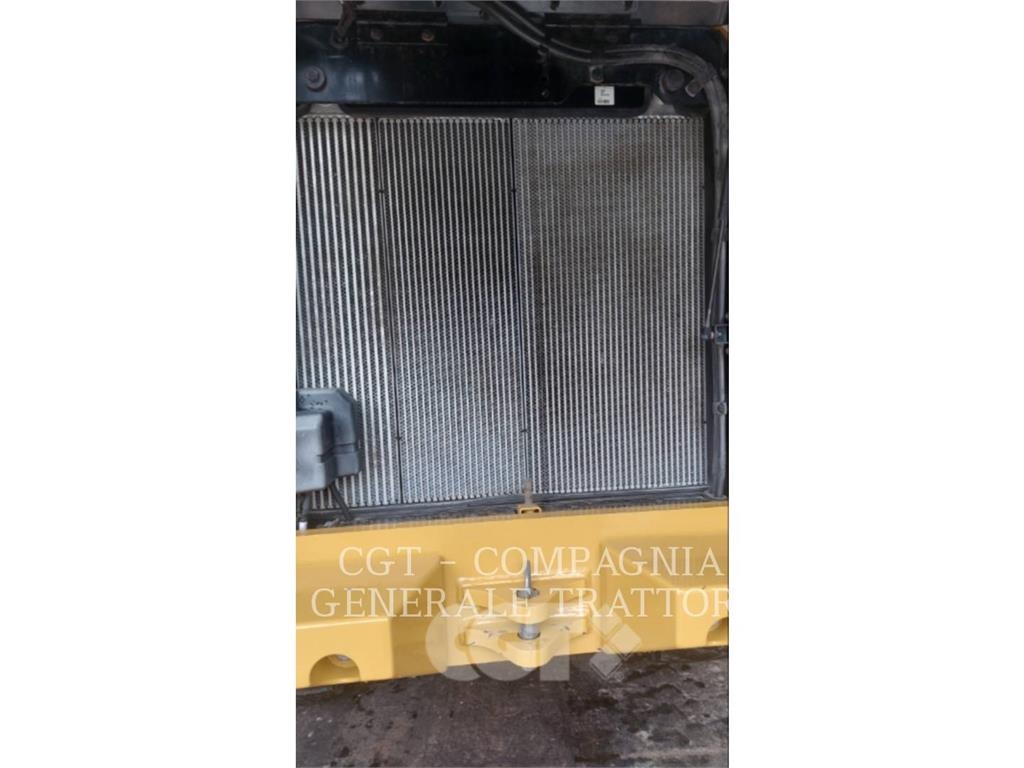 CAT 930M Колесни товарачи