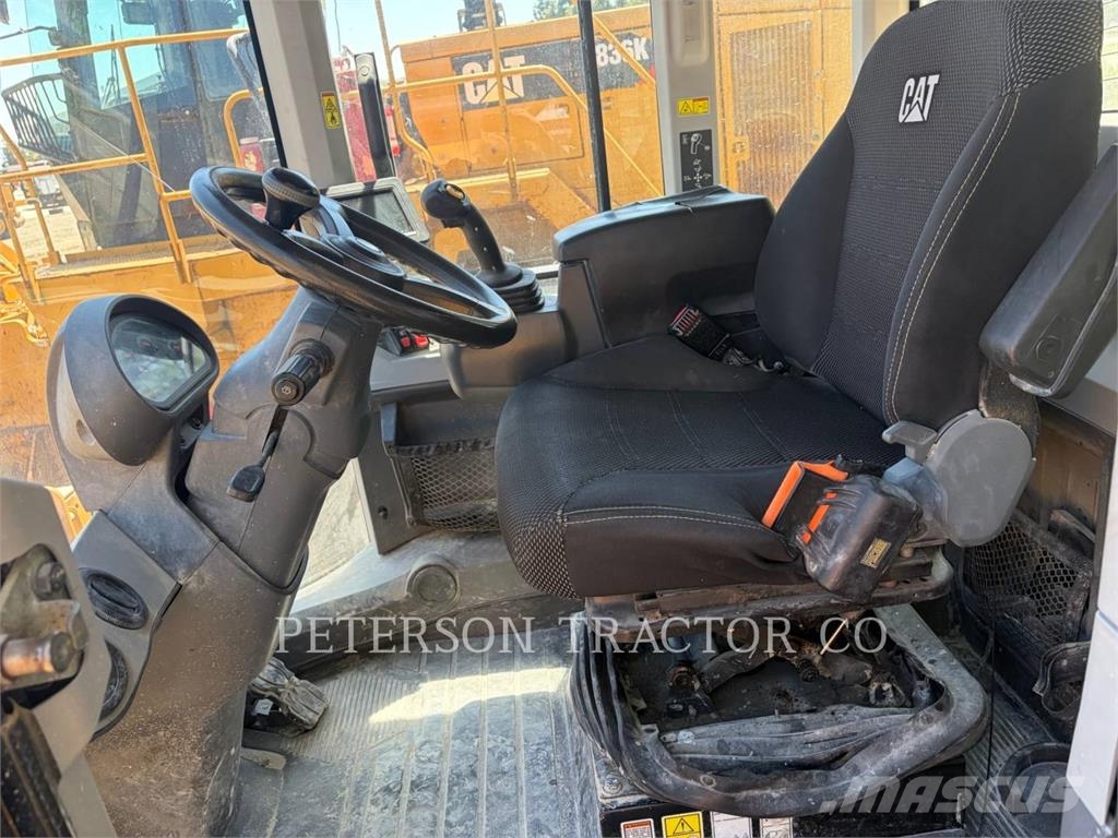 CAT 930M 휠로우더
