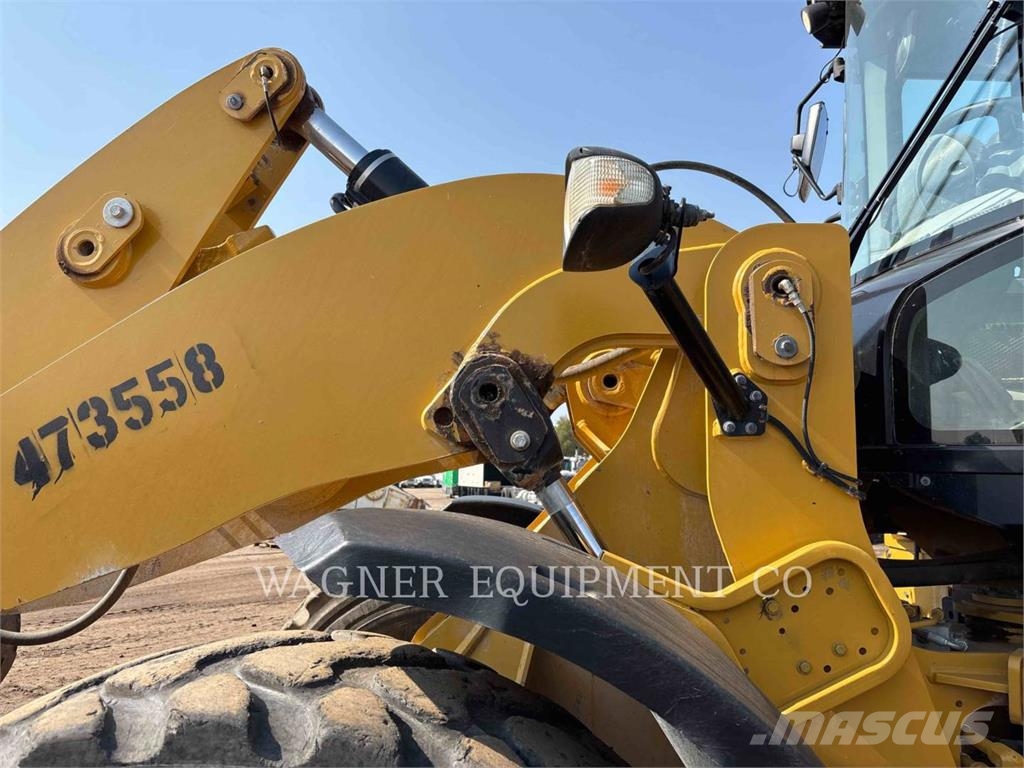 CAT 930M Wheel loaders