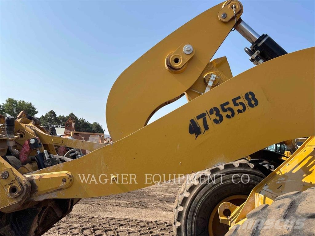 CAT 930M Wheel loaders