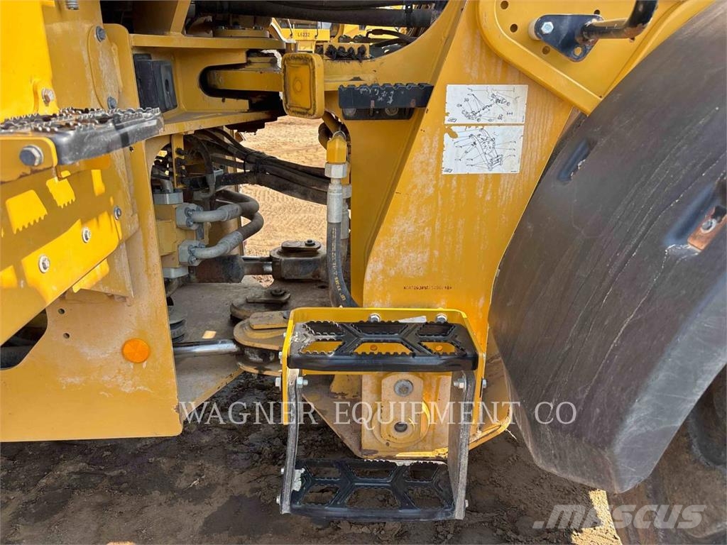 CAT 930M Wheel loaders