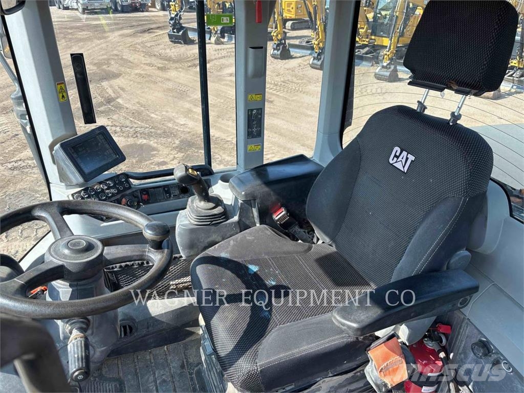 CAT 930M Wheel loaders