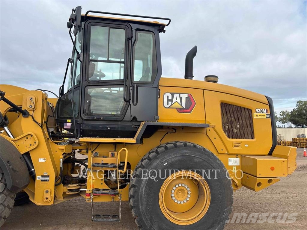 CAT 930M Kolesni nakladalci