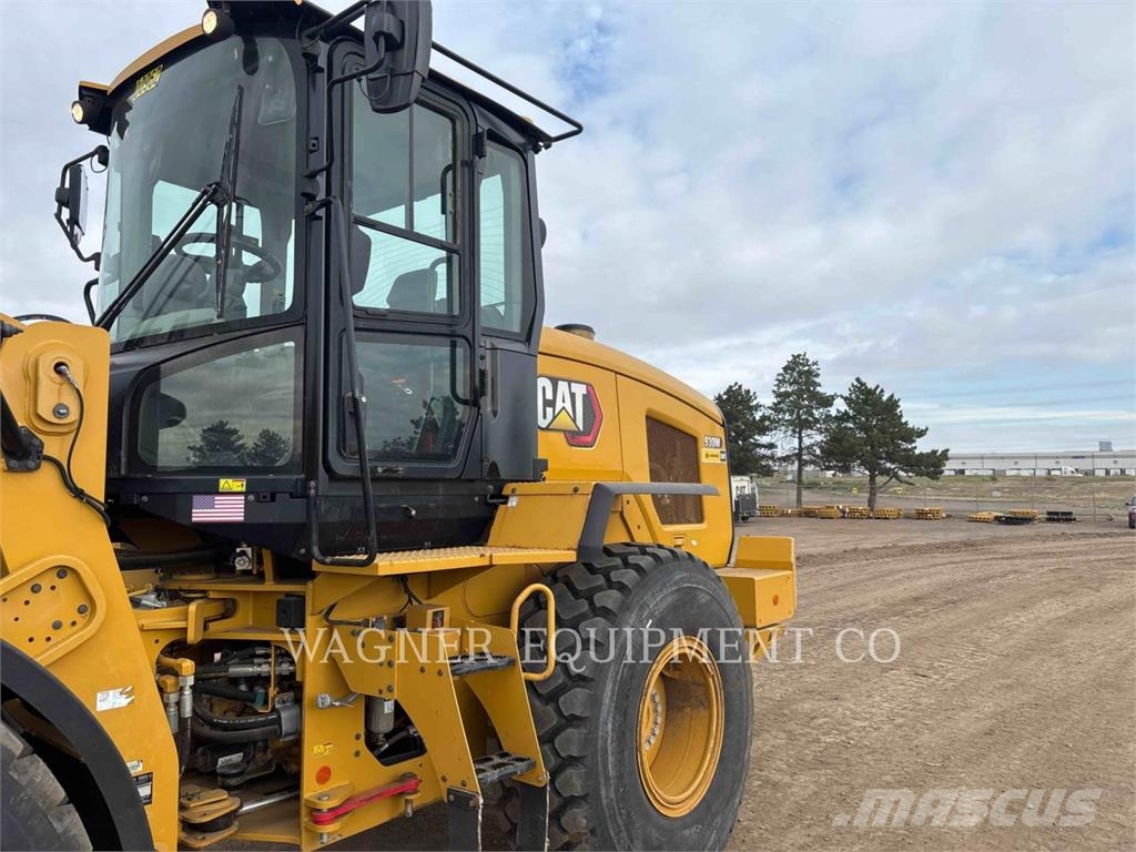 CAT 930M Kolesni nakladalci