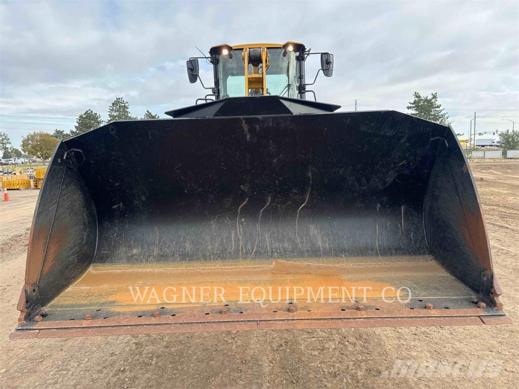 CAT 930M Kolesni nakladalci