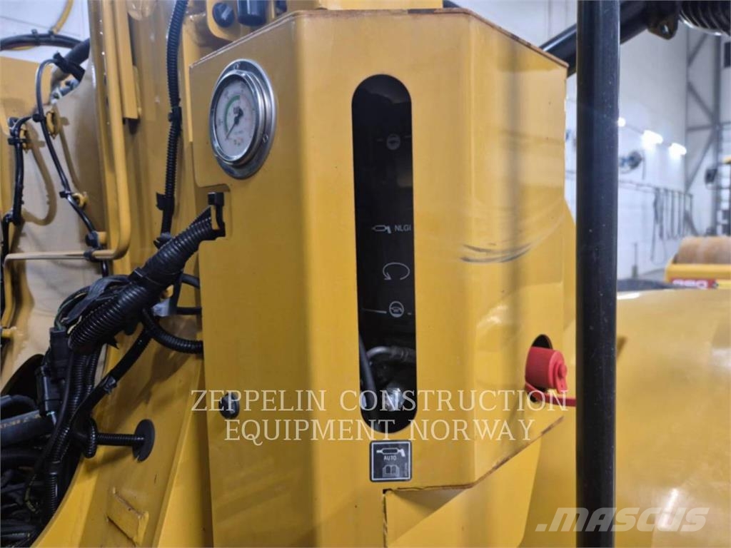 CAT 930M Iekrāvēji uz riteņiem