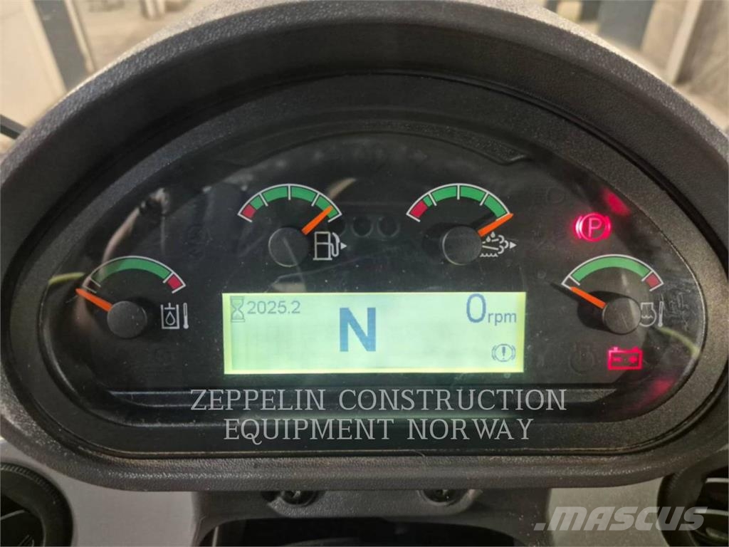 CAT 930M Iekrāvēji uz riteņiem