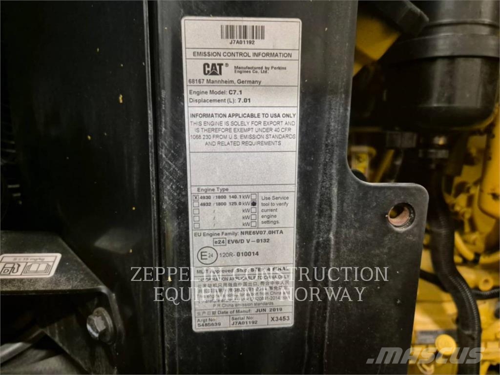 CAT 930M Iekrāvēji uz riteņiem