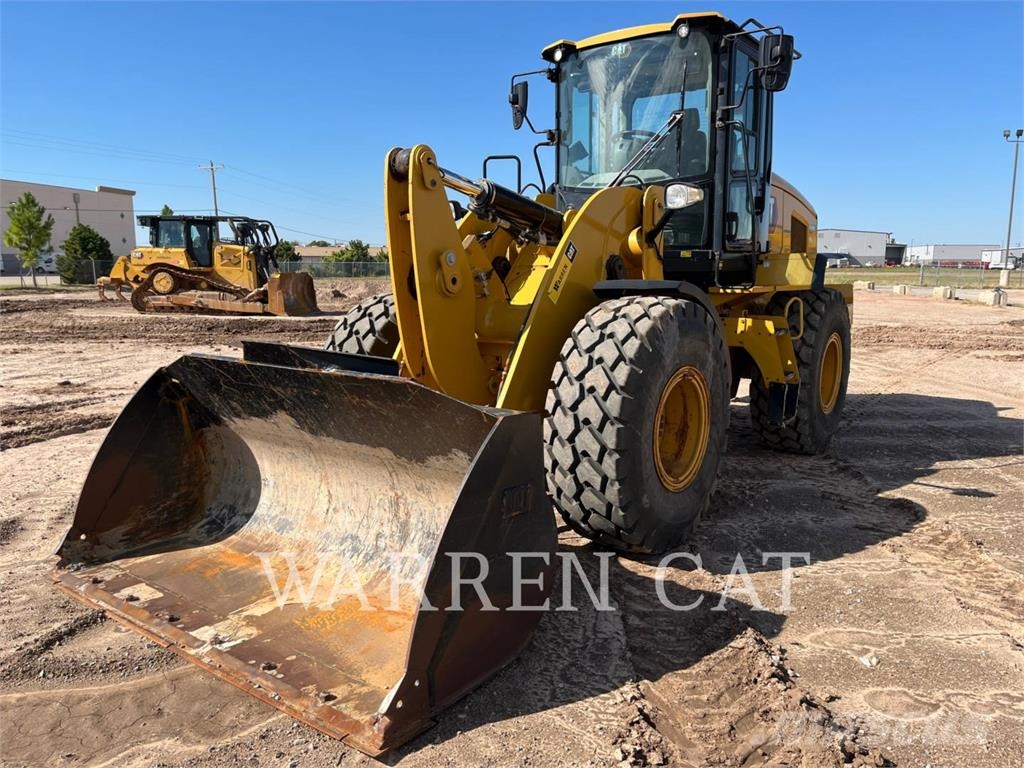 CAT 930M Kolesni nakladalci