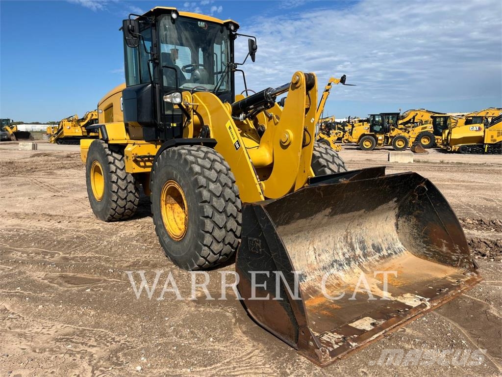CAT 930M Kolesni nakladalci