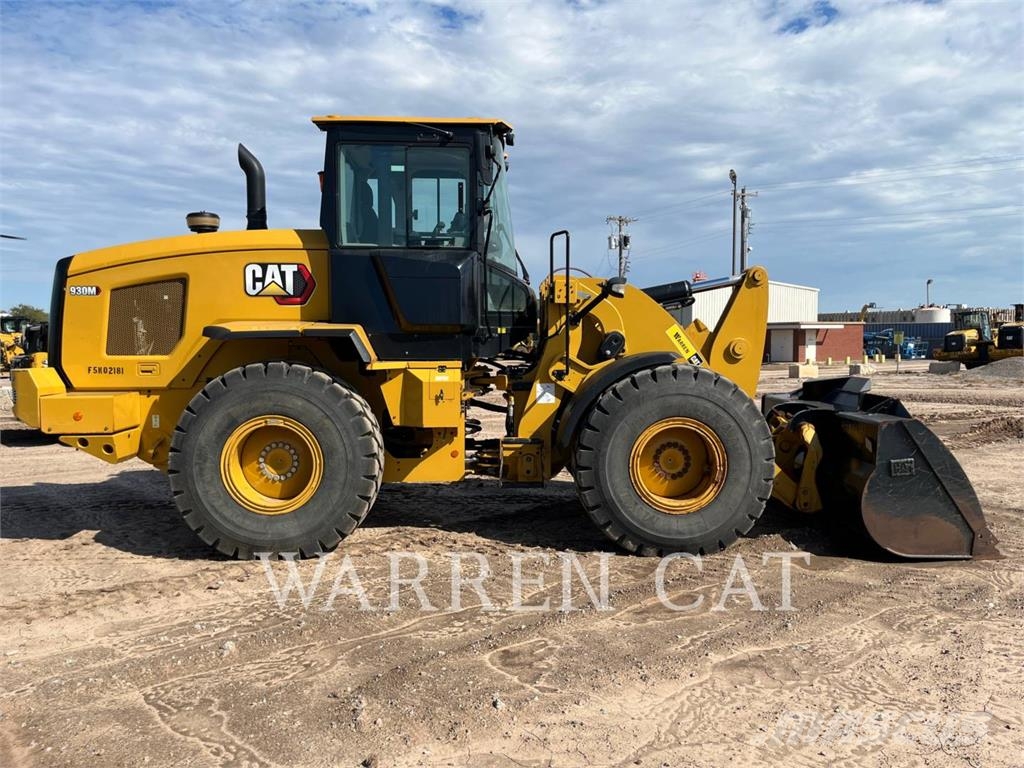 CAT 930M Kolesni nakladalci