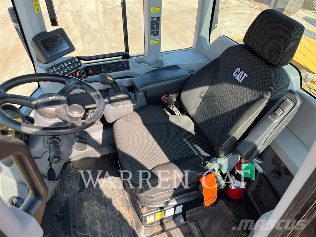 CAT 930M Wheel loaders