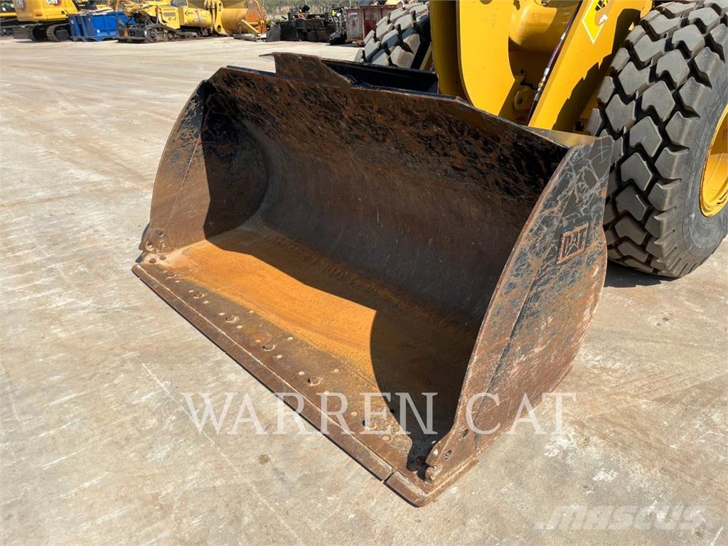CAT 930M Wheel loaders