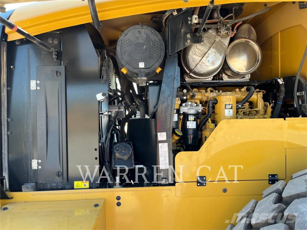 CAT 930M Wheel loaders