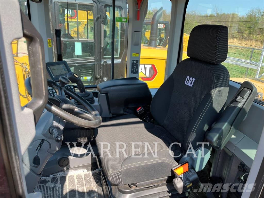 CAT 930M Wheel loaders