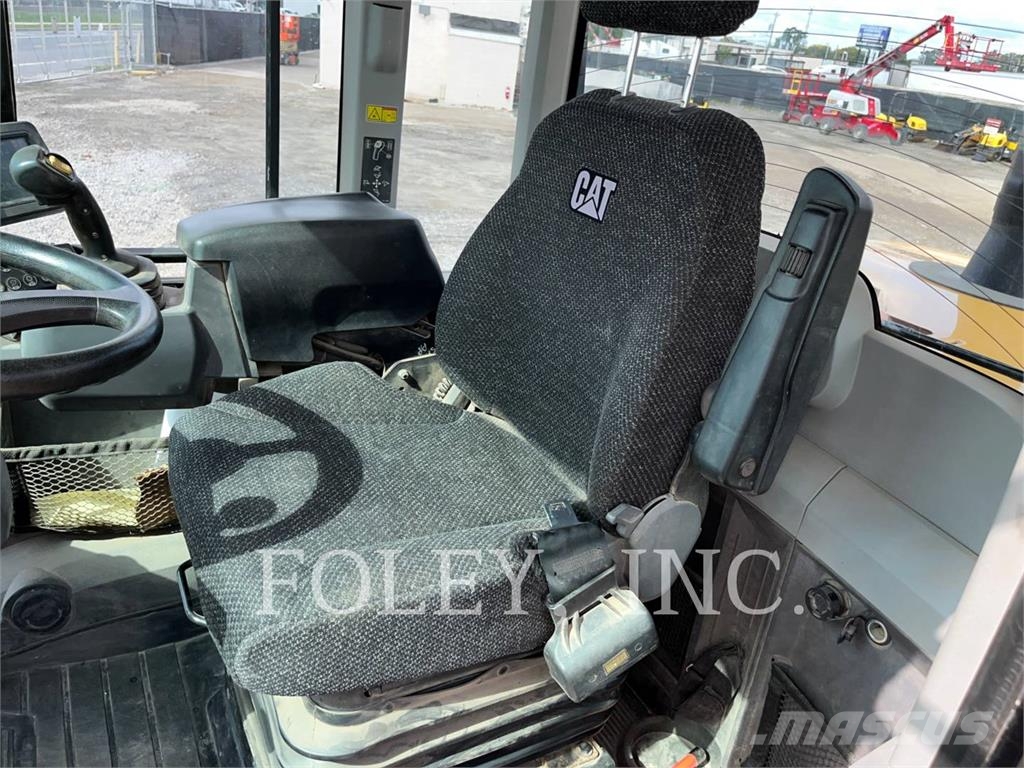 CAT 930M Wielladers