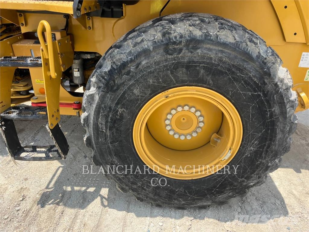 CAT 930M Wheel loaders