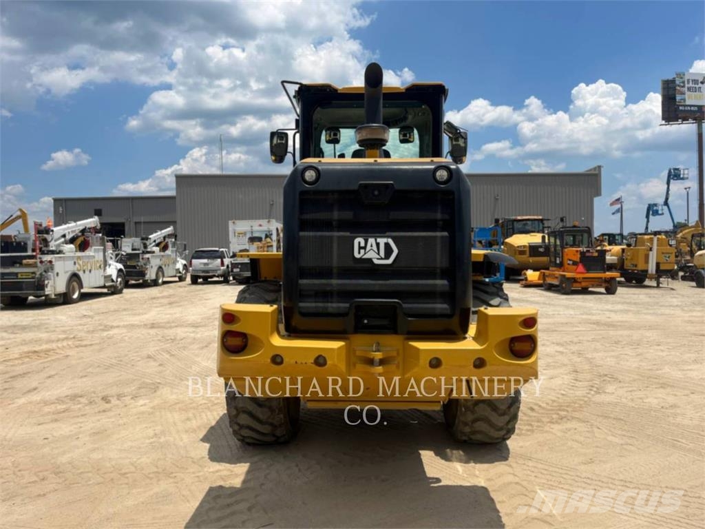 CAT 930M Wheel loaders