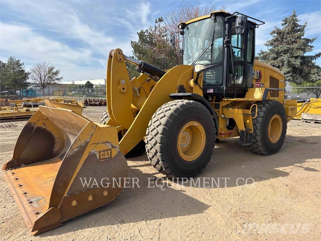 CAT 930M Kolesni nakladalci