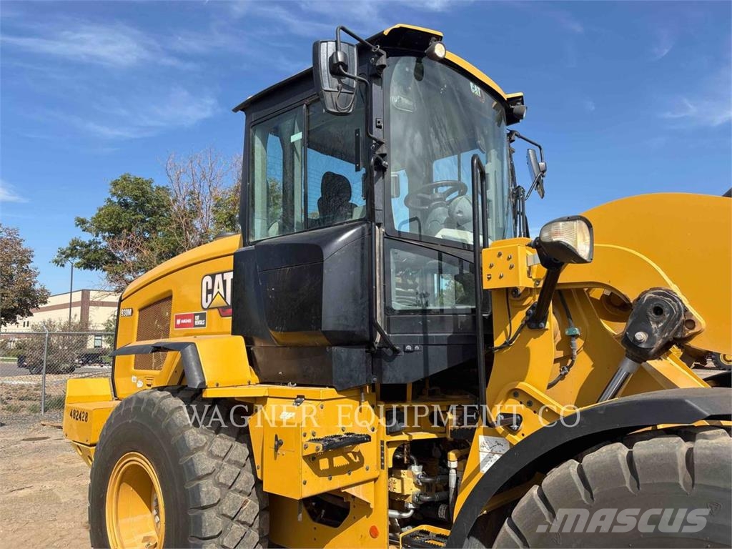 CAT 930M Kolesni nakladalci