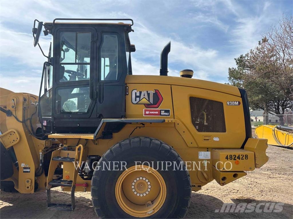 CAT 930M Kolesni nakladalci