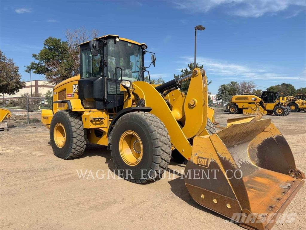 CAT 930M Kolesni nakladalci