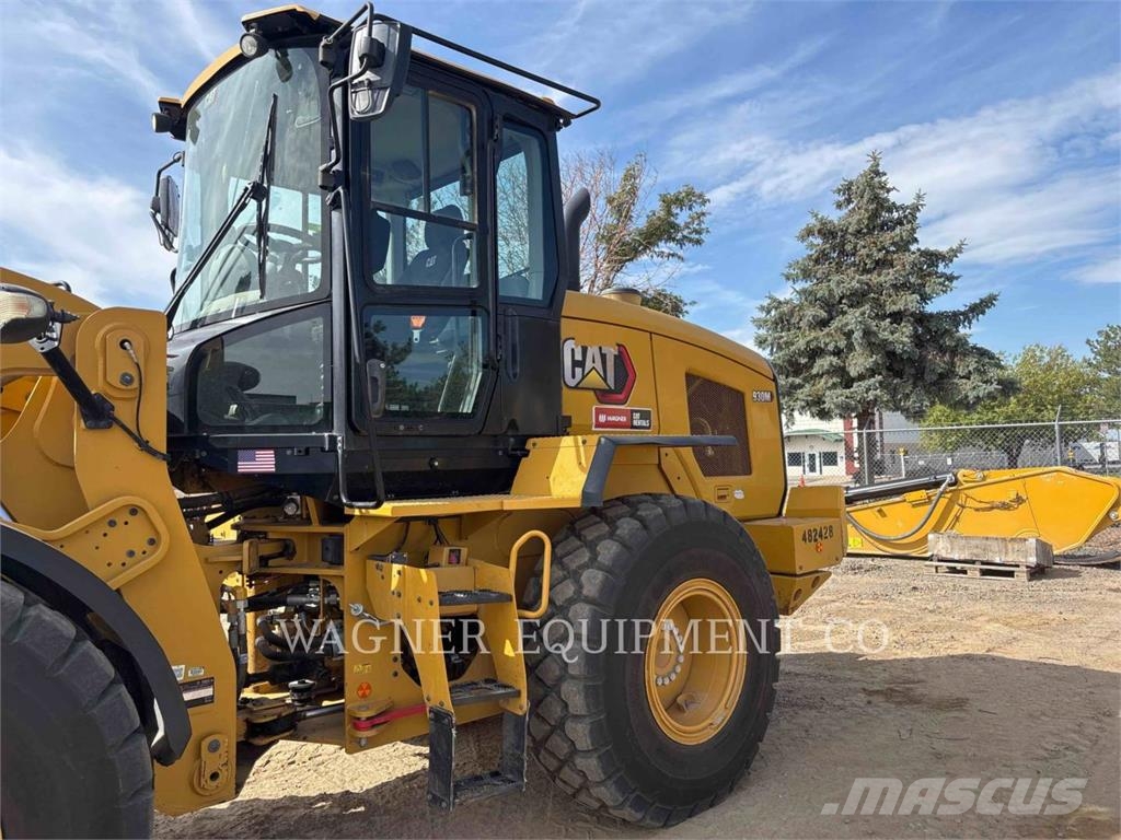 CAT 930M Kolesni nakladalci