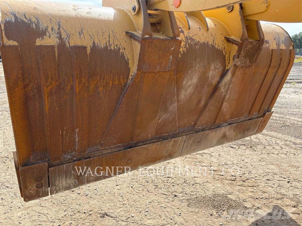 CAT 930M Kolesni nakladalci