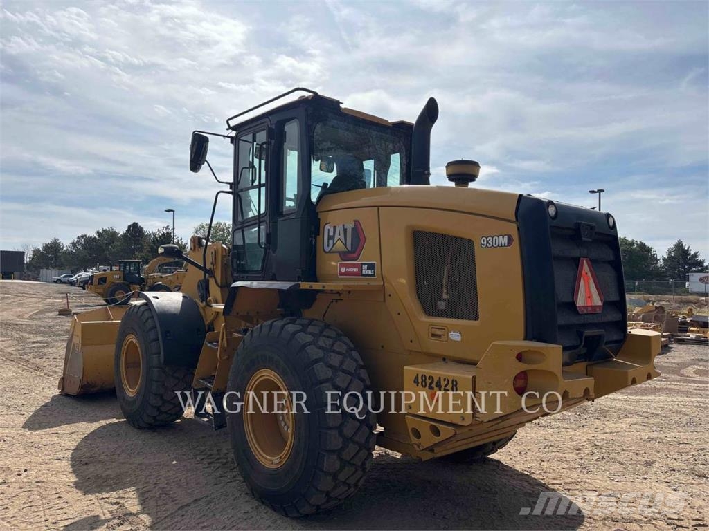 CAT 930M Kolesni nakladalci