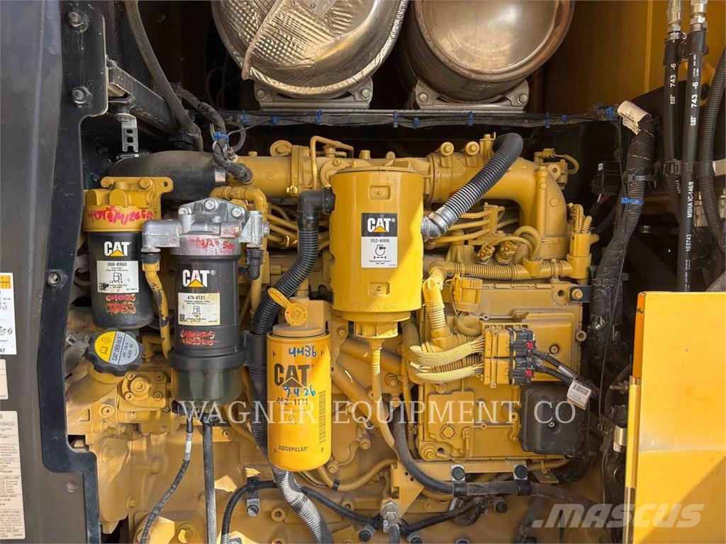 CAT 930M Kolesni nakladalci