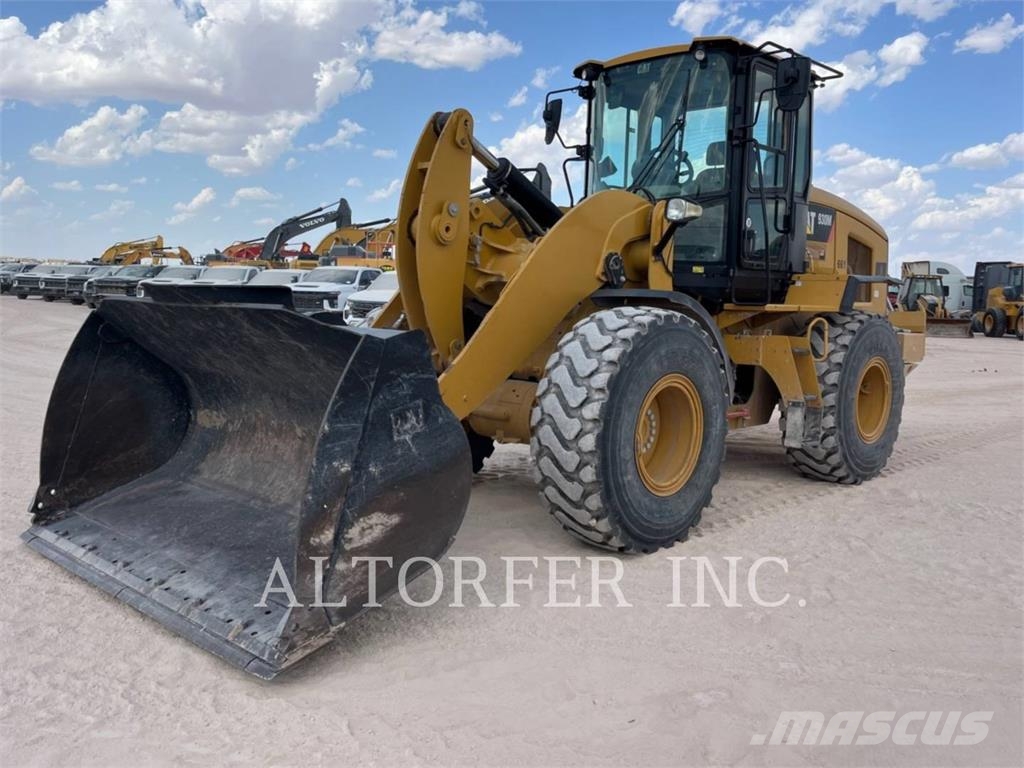 CAT 930M Kolesové nakladače