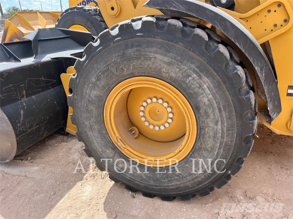 CAT 930M Kolesové nakladače