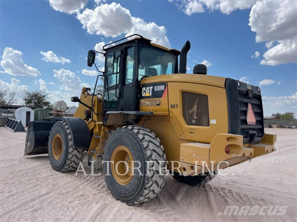 CAT 930M Kolesové nakladače