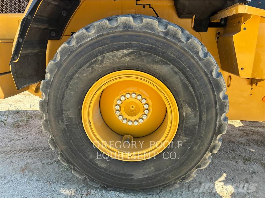 CAT 930M Chargeuse sur pneus