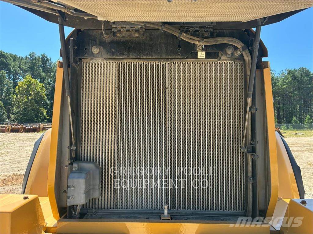 CAT 930M Chargeuse sur pneus