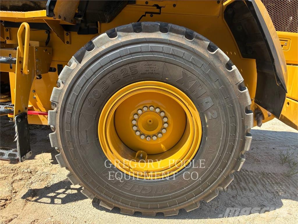 CAT 930M Chargeuse sur pneus