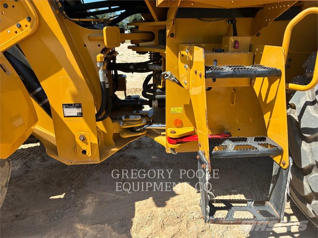 CAT 930M Chargeuse sur pneus