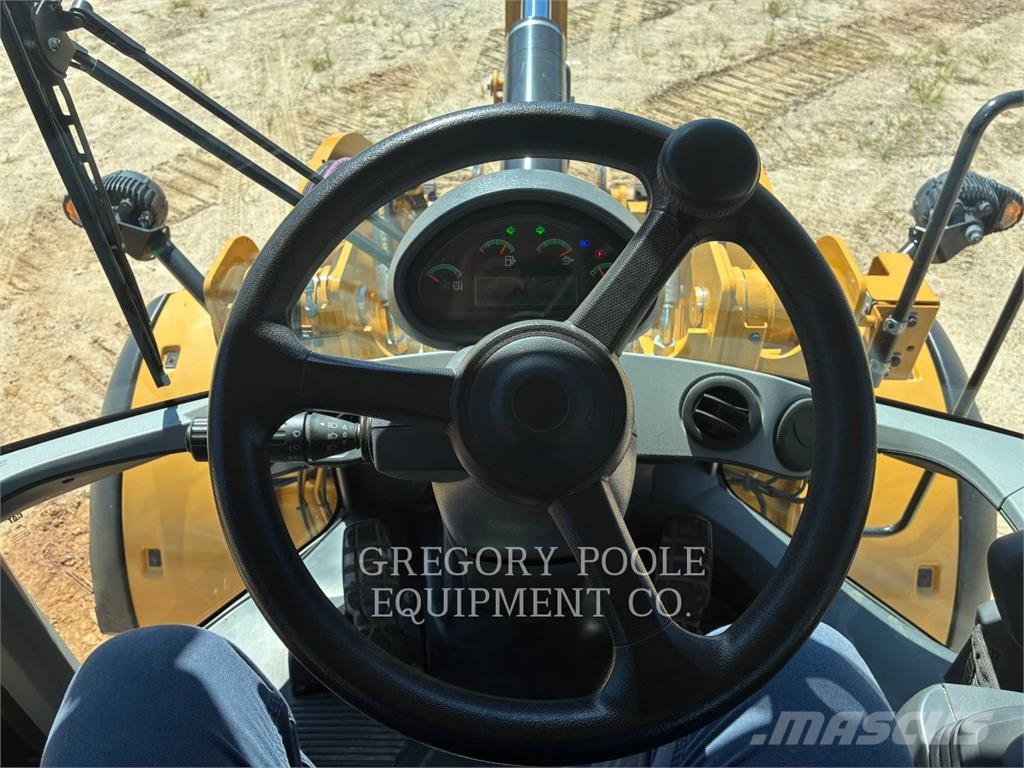 CAT 930M Chargeuse sur pneus