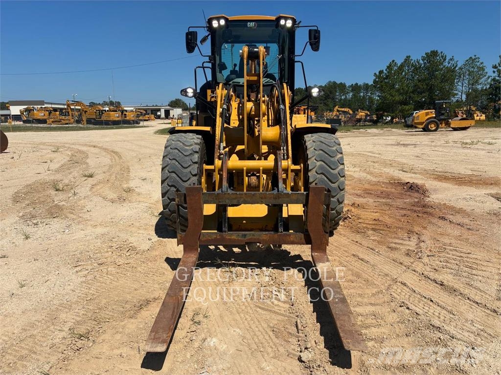 CAT 930M Chargeuse sur pneus