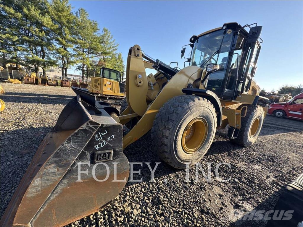 CAT 930M لوادر بعجل