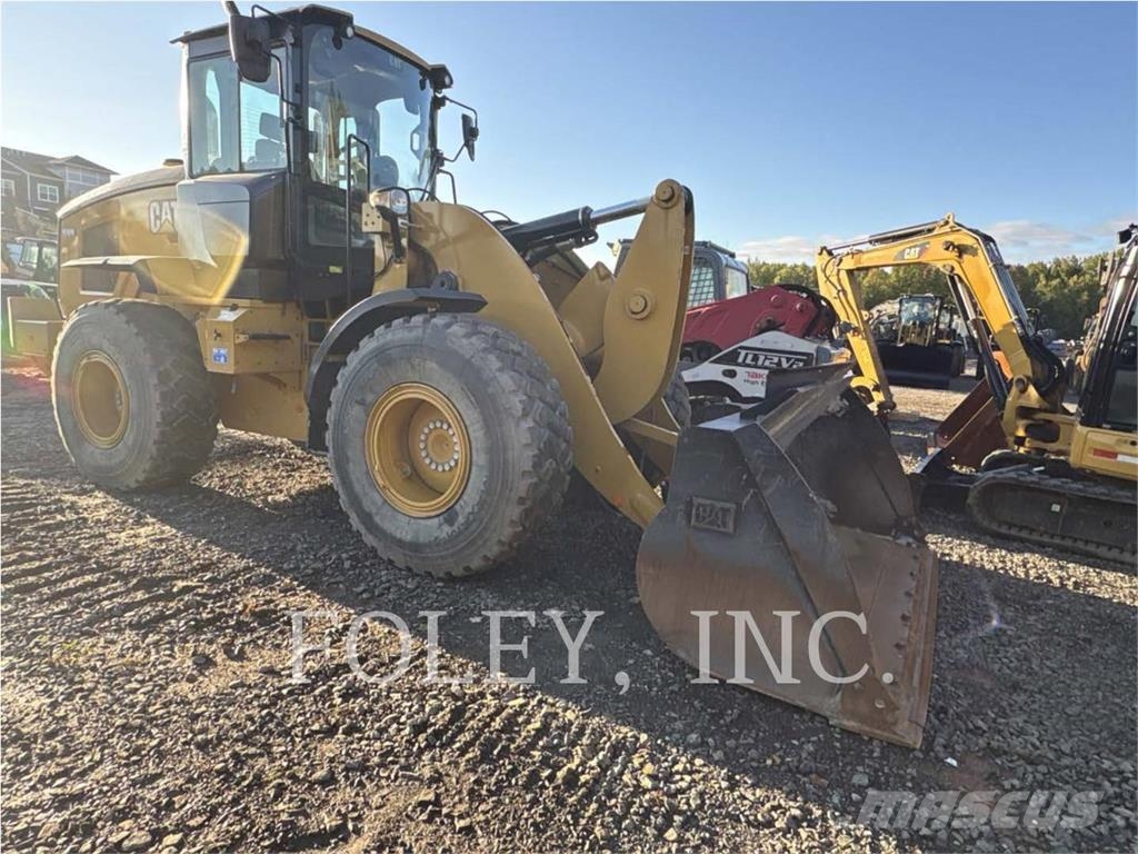 CAT 930M لوادر بعجل