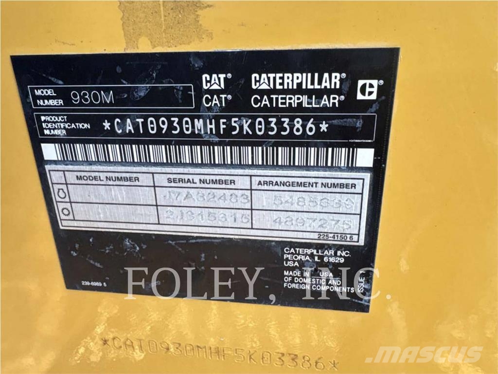 CAT 930M لوادر بعجل