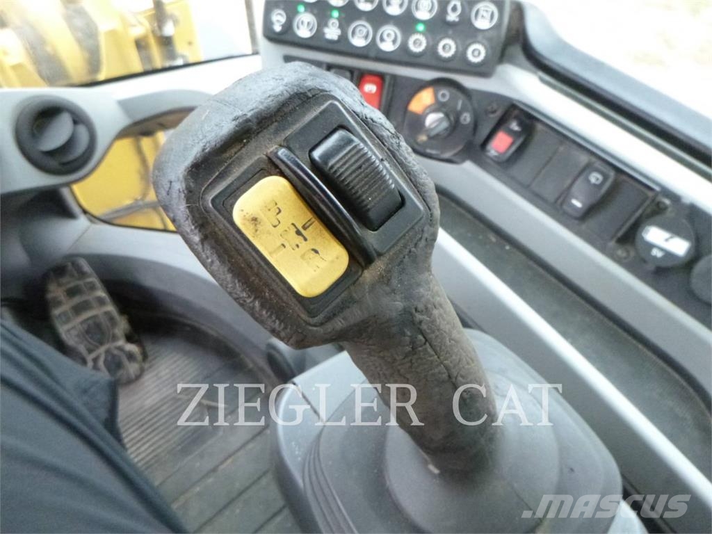 CAT 930M Utovarivači na točkove