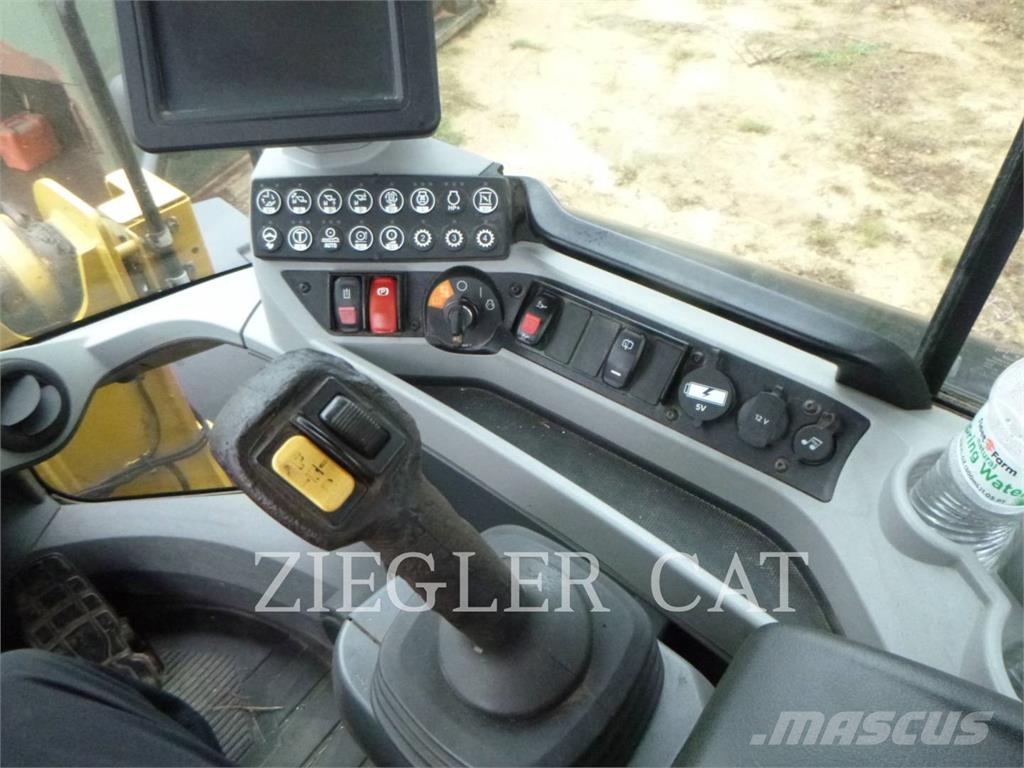 CAT 930M Utovarivači na točkove