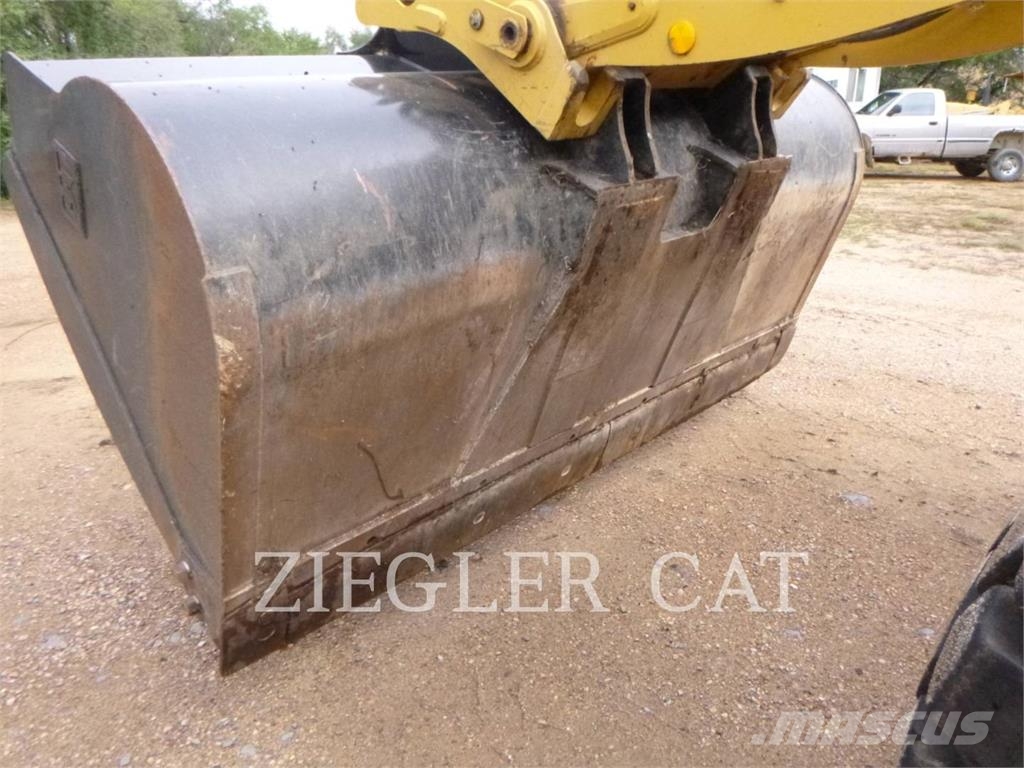 CAT 930M Utovarivači na točkove