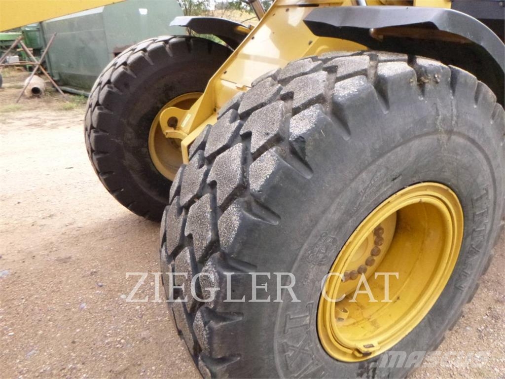 CAT 930M Utovarivači na točkove