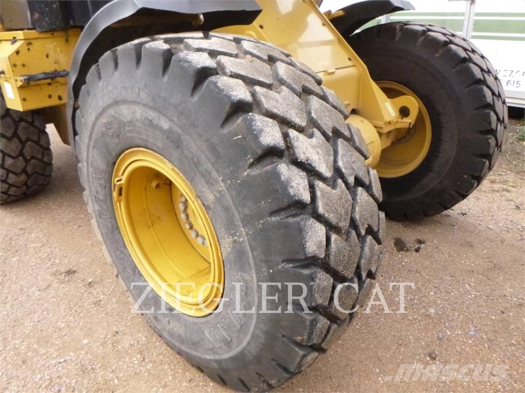 CAT 930M Utovarivači na točkove