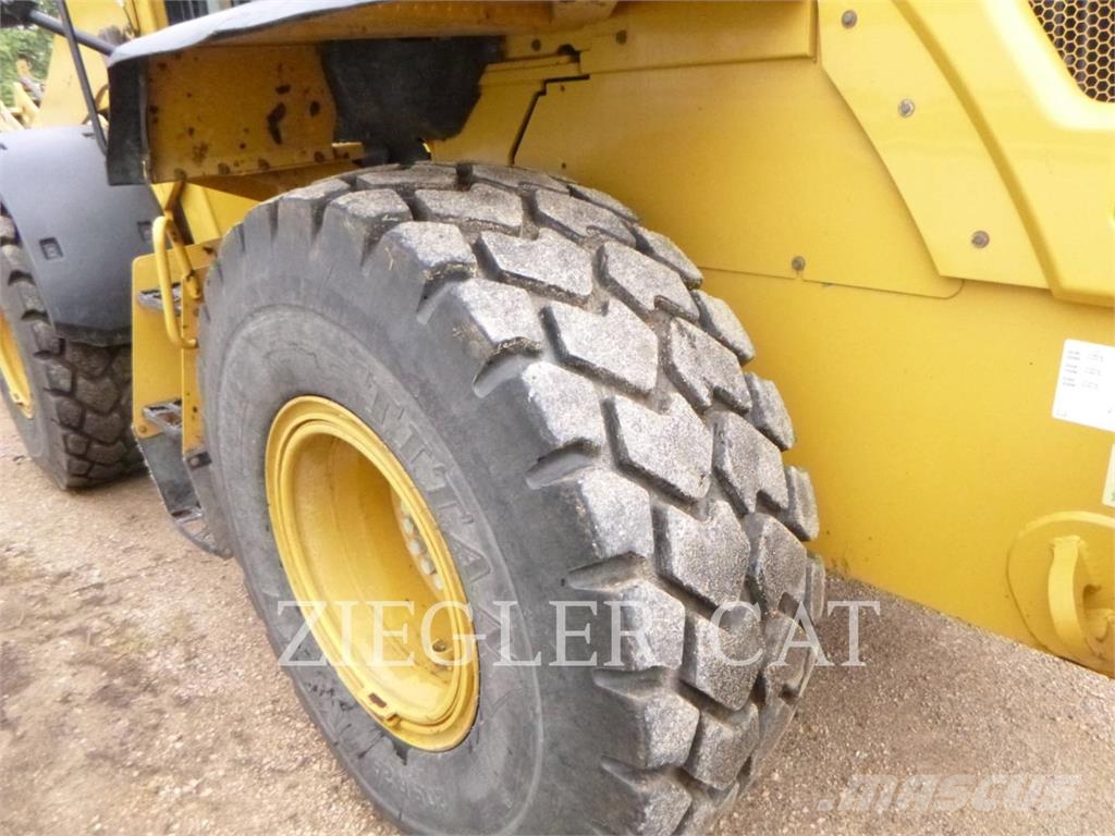 CAT 930M Utovarivači na točkove